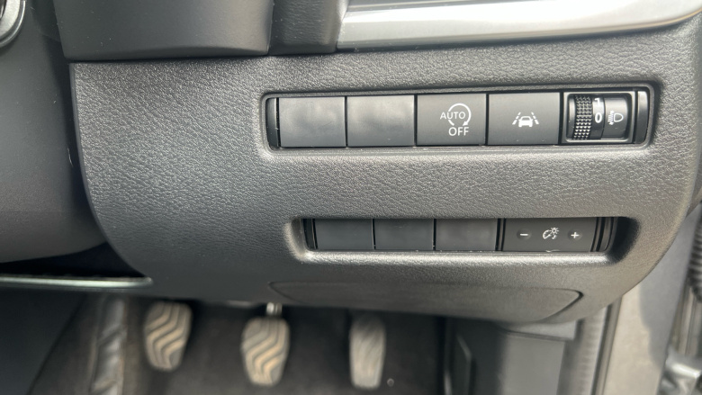 Nissan Qashqai 1.3 DiG-T MH Acenta Premium 5dr Petrol Hatchback